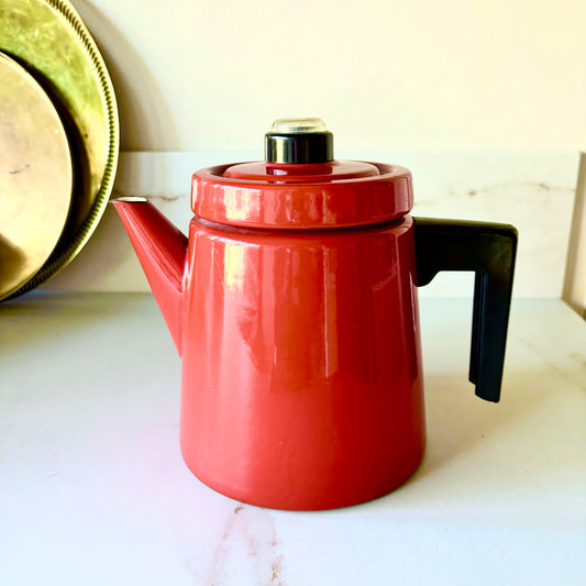 Red pehtoori coffee pot by Antti Nurmesniemi for Wärtsilä-Finel