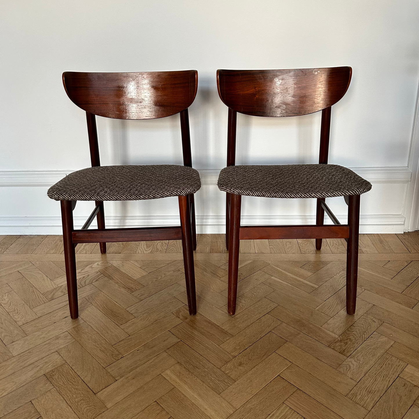 Set of two 1960s Danish teak dining chairs with curved backrests