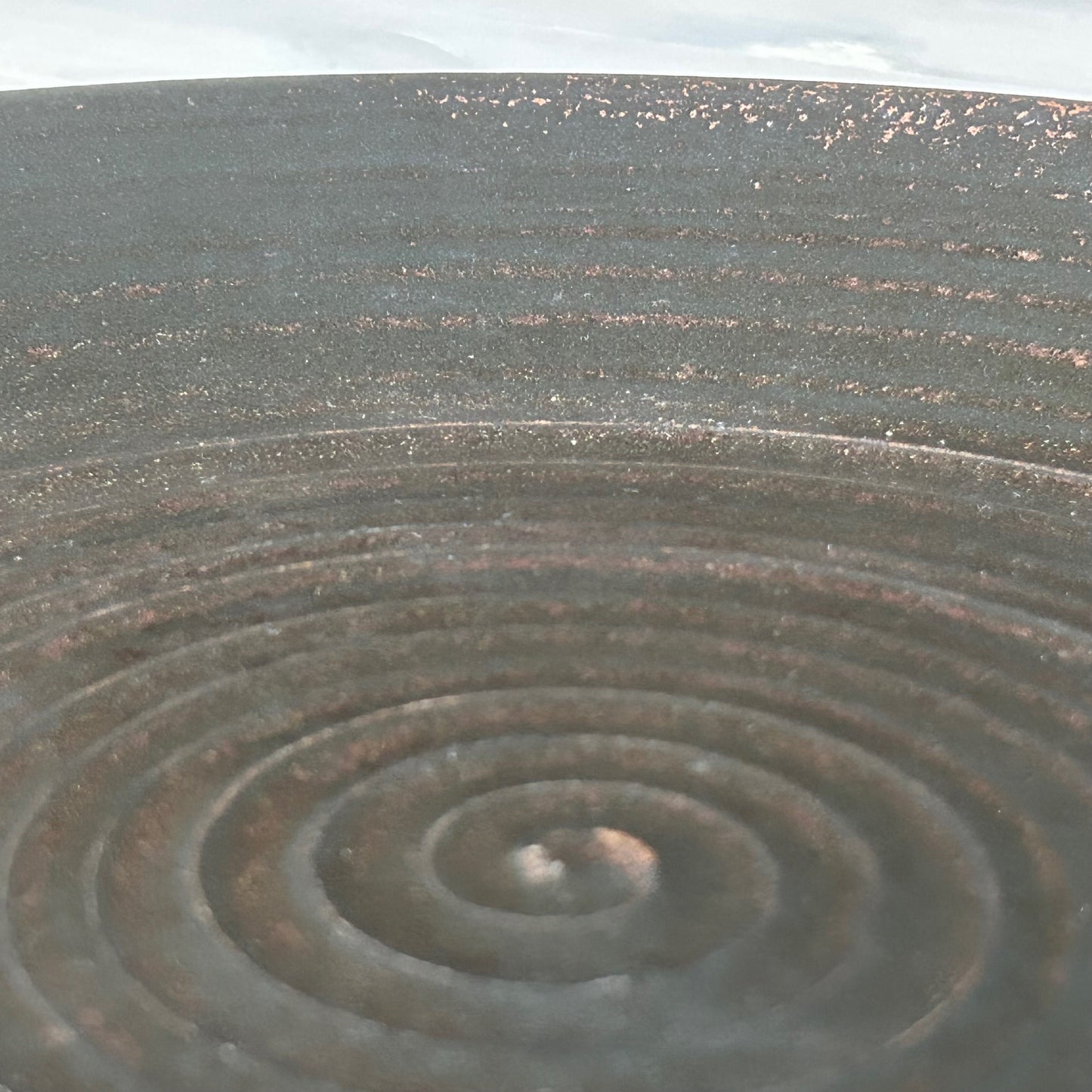 Large 1960s hand thrown dish by Peter Winquist for Arabia