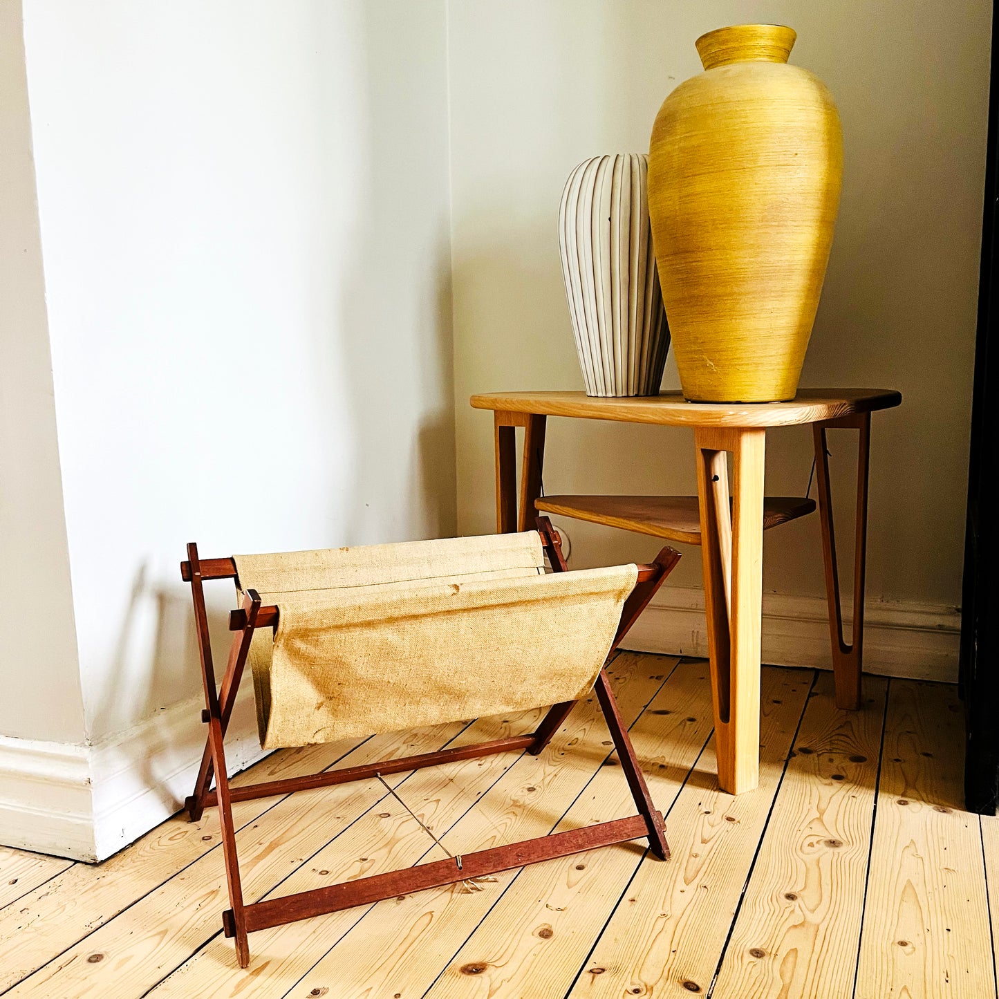 Teak magazine holder