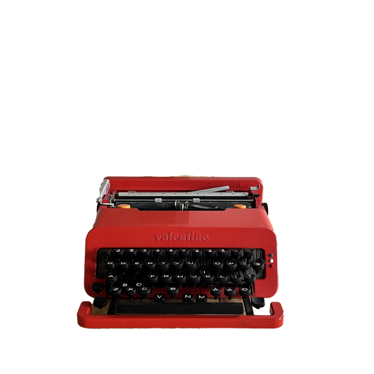 Olivetti Valentine typing machine – by Ettore Sottsass