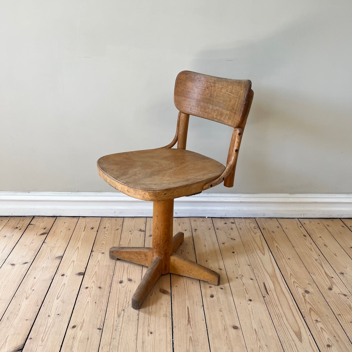 Iconic Magnus Stephensen swivel chair – 1930s