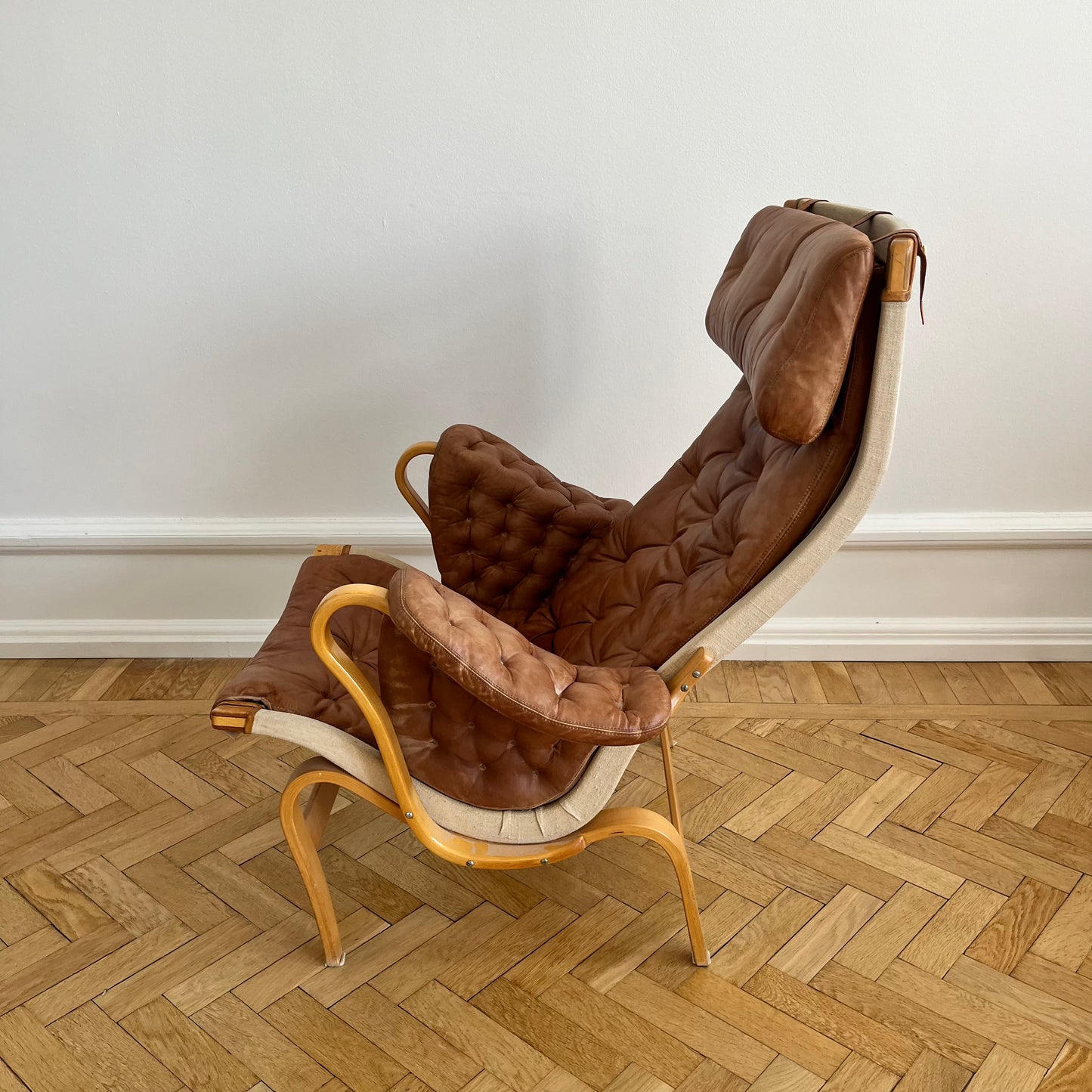 Pernilla 69 Lounge chair by Bruno Mathsson, brown leather and white canvas, for DUX