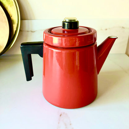 Red pehtoori coffee pot by Antti Nurmesniemi for Wärtsilä-Finel