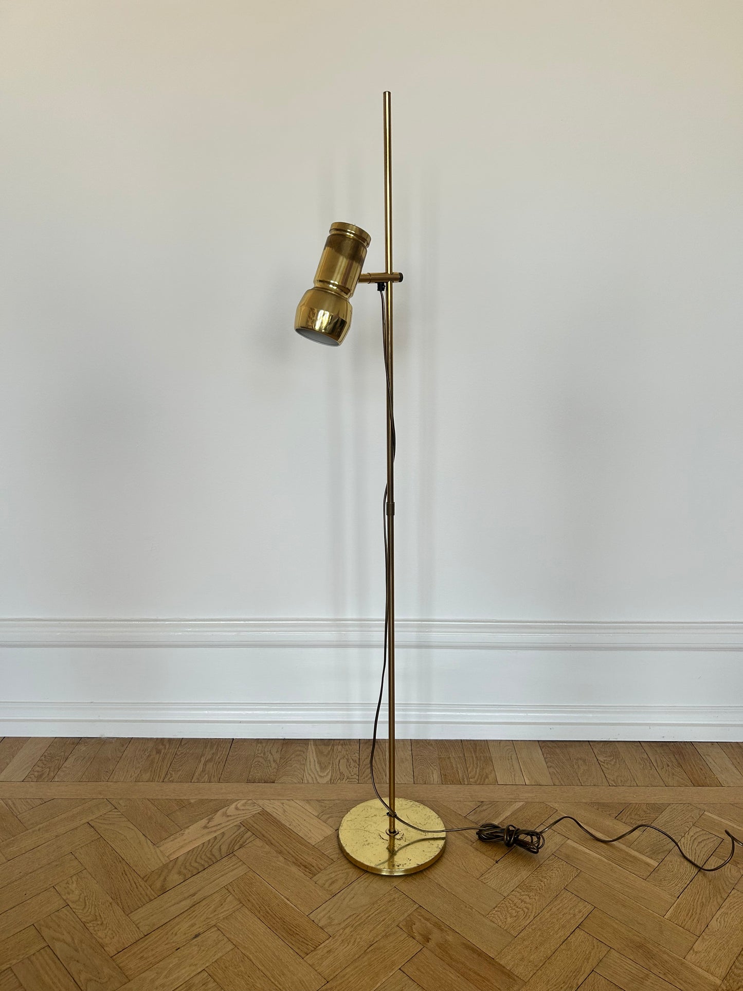 Danish brass floor lamp Type 1820 by Frandsen