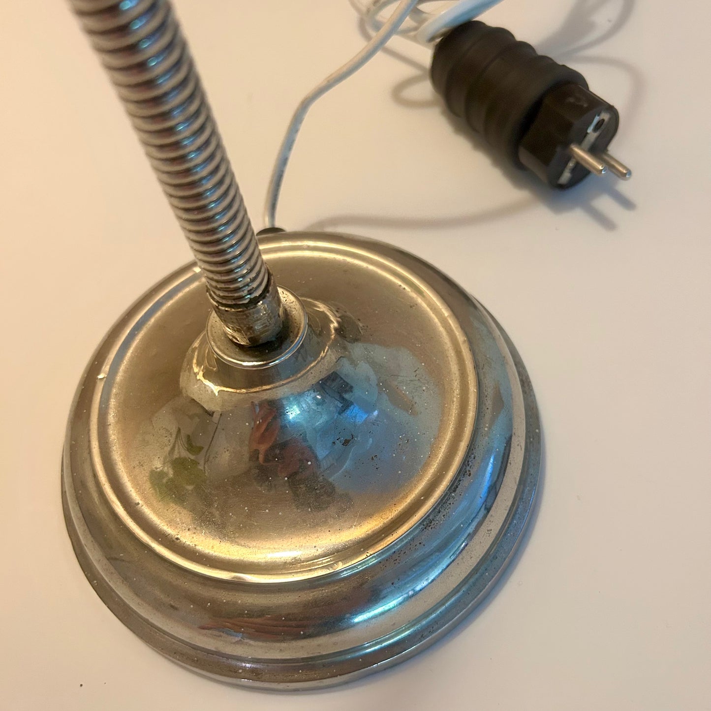 Gooseneck desk lamp from the 1930s