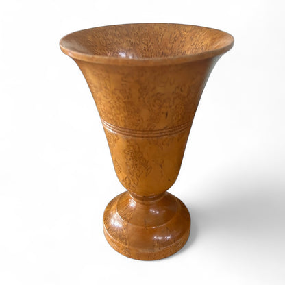 Curly birch cup from 1947