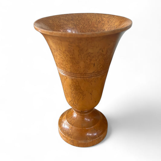 Curly birch cup from 1947